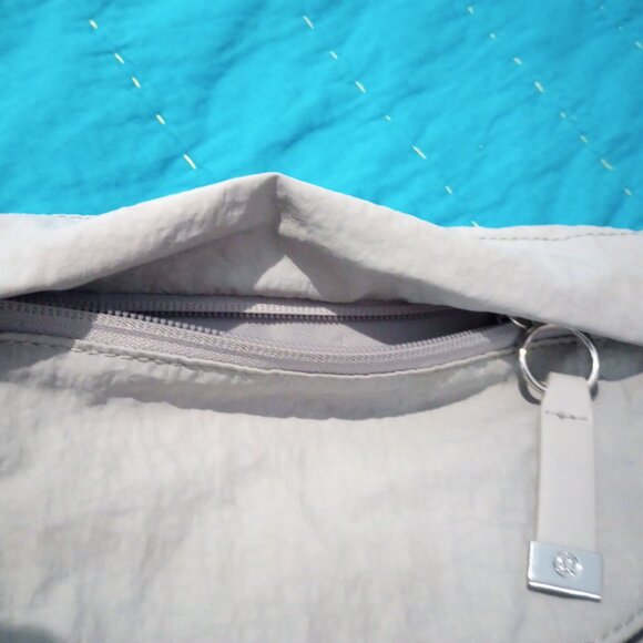 Lululemon All-Night Festival Bag, Light Gray, 12" x 8", Pre-Owned - Picture 3 of 13